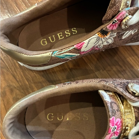 GUESS Women's Loven Sneaker Floral Size 7 1/2 M New without box - Picture 5 of 6